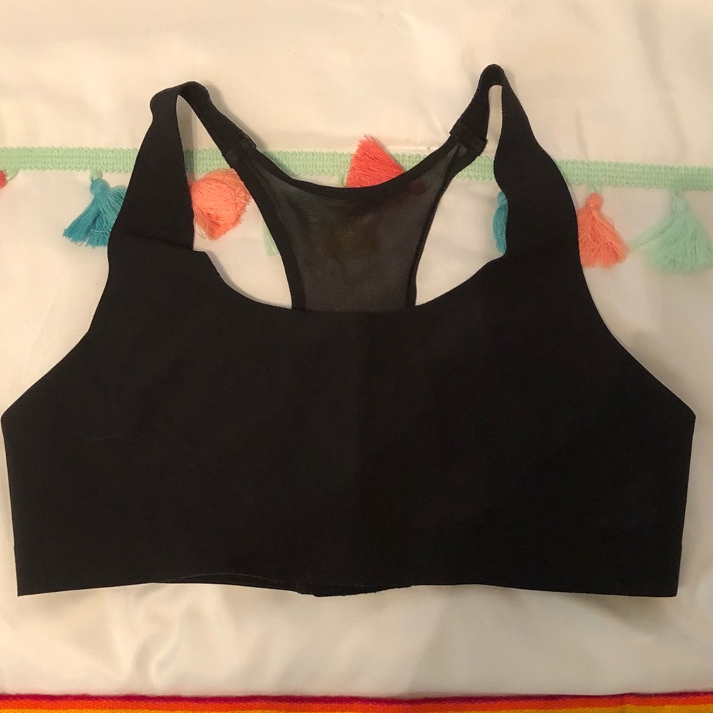 Lululemon Bitty Bracer sports bra 36C